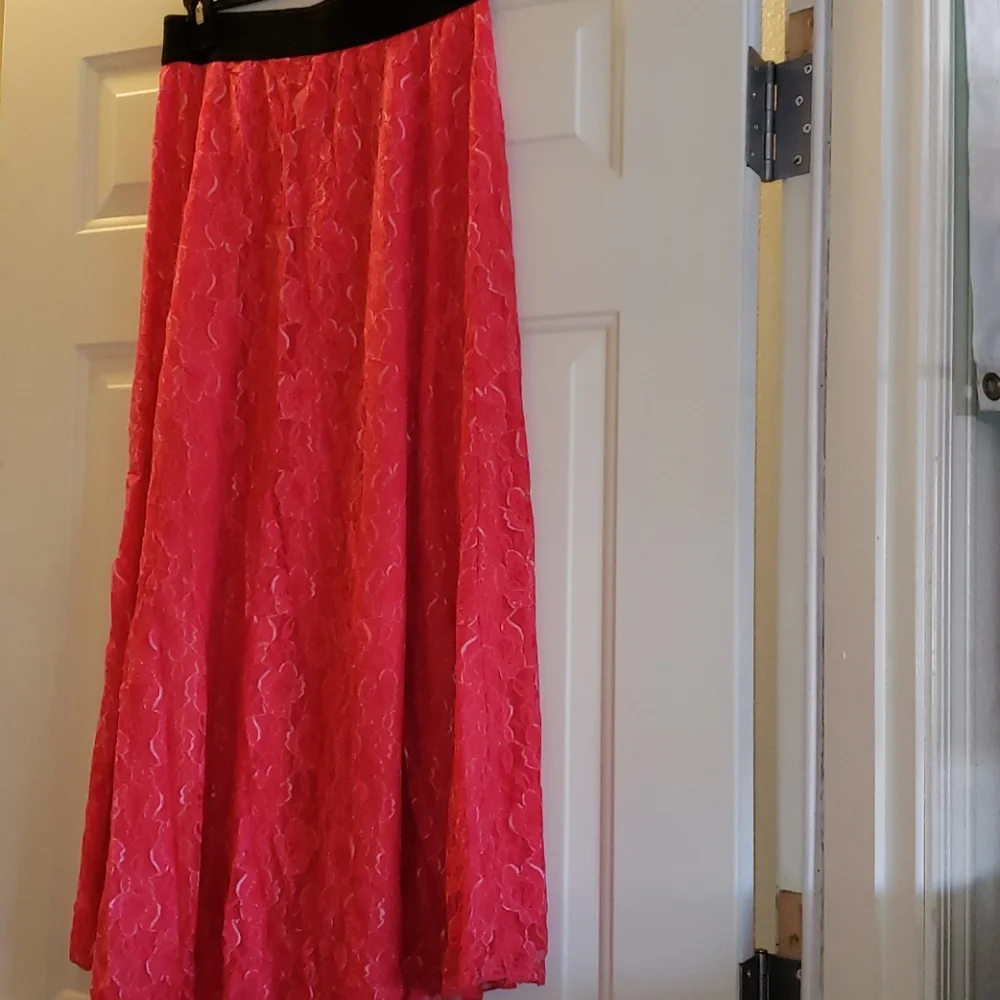 Woman's skirt - Picture 1 of 4